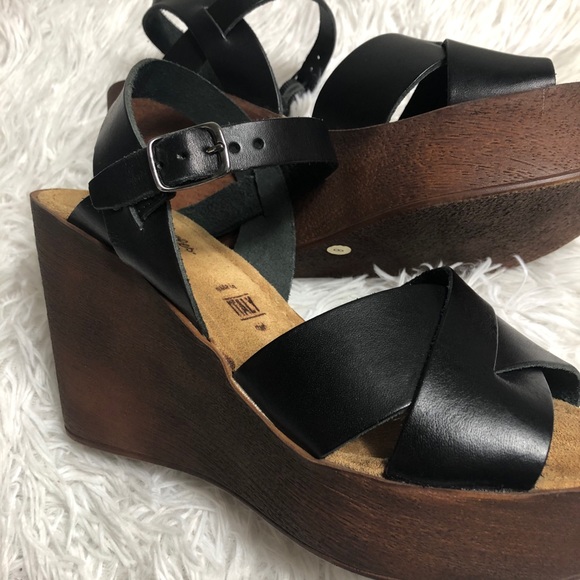 Seychelles Leather Wedges Criss Cross Black Tan 8 - Picture 4 of 11
